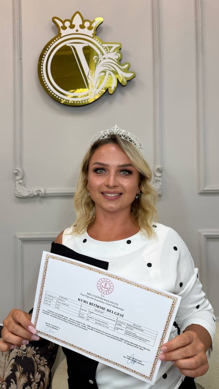 İpek kirpik ve güzellik eğitimi öğrenci portresi