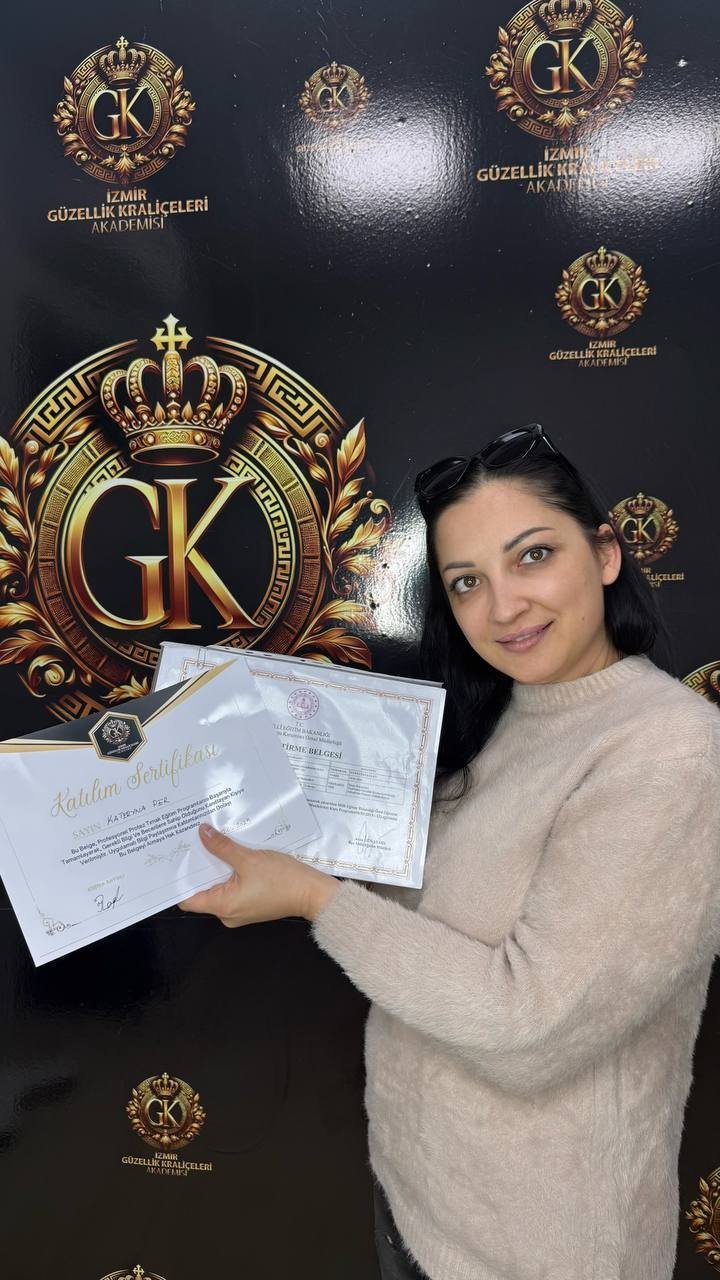 İzmir MEB onaylı güzellik eğitimi sertifika sevinci