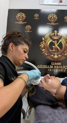 İzmir güzellik uzmanlığı cilt bakımı eğitimi